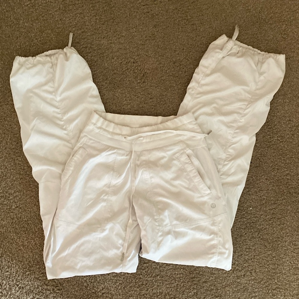 Lululemon white lined studio dance Pants
